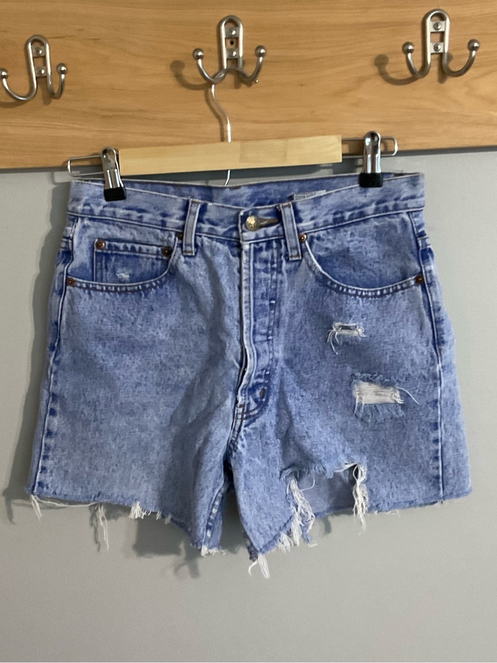 Vtg Attrak Distressed High-Rise Button-Fly Denim Shorts Size 30 waist